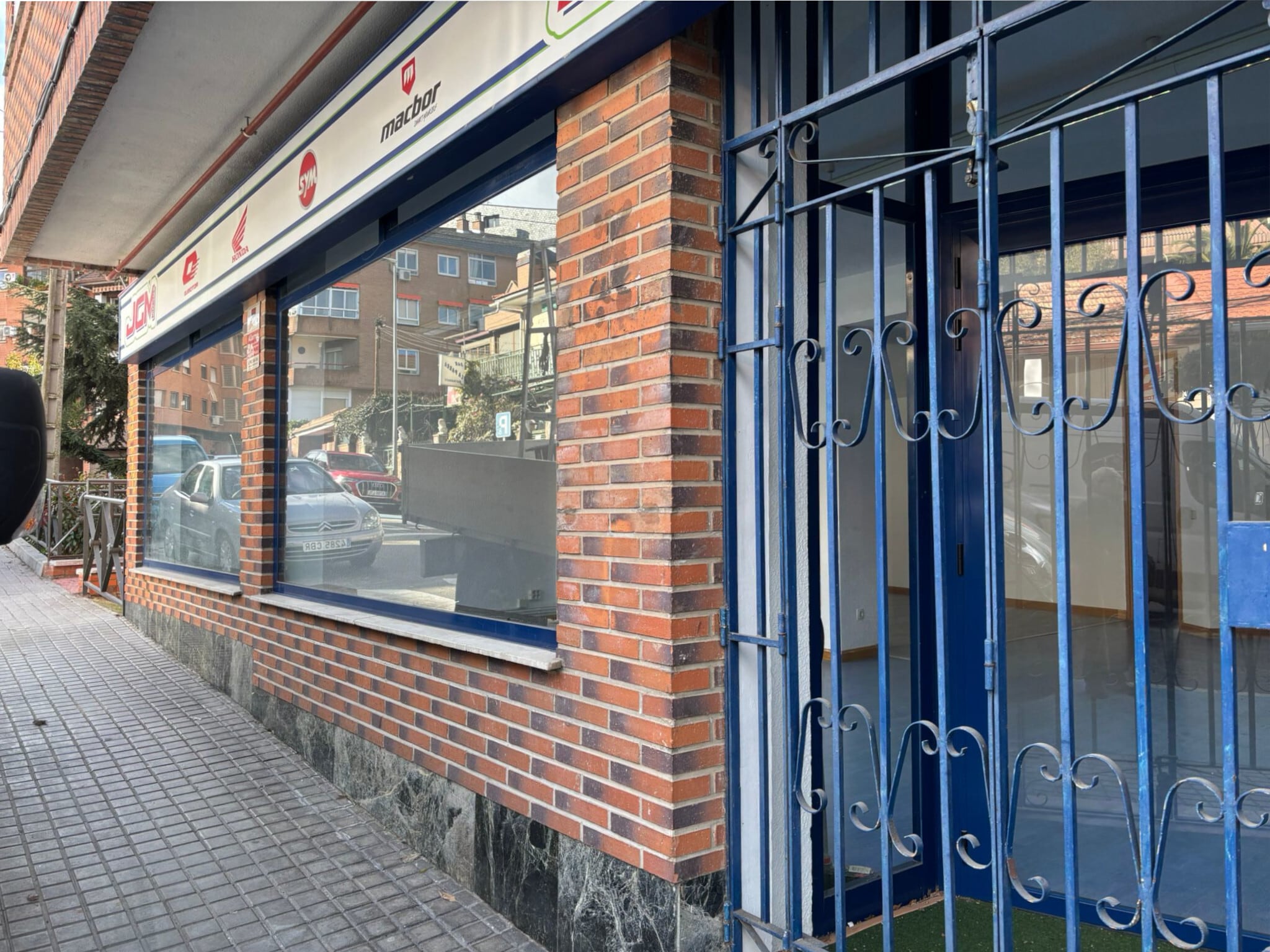 Local commercial dans Las Rozas de Madrid, Madrid à louer Photo intérieure– Image 1 sur 10