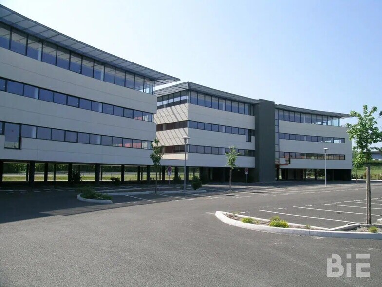 Bureau dans Mérignac à louer - Photo de l’immeuble – Image 1 sur 11