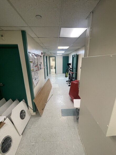 1055 E Tremont Ave, Bronx, NY à louer - Photo intérieure – Image 3 sur 22