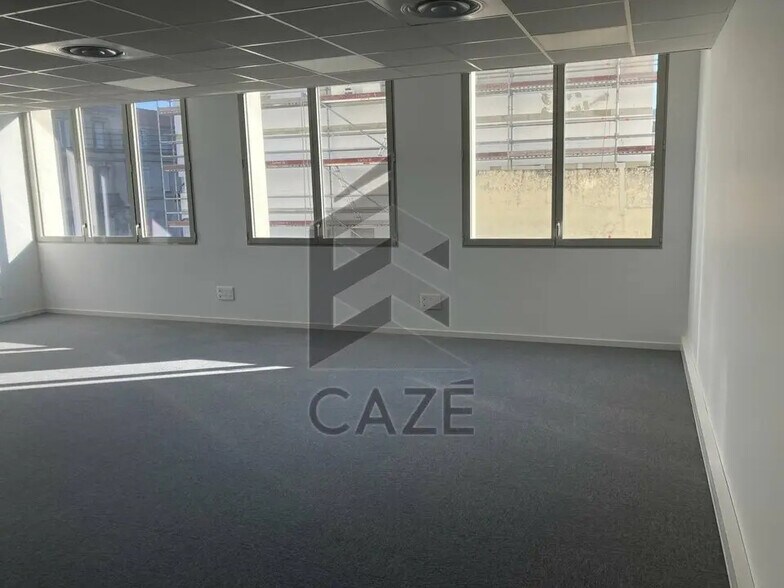 Bureau dans Angoulême à louer - Photo de l’immeuble – Image 2 sur 5