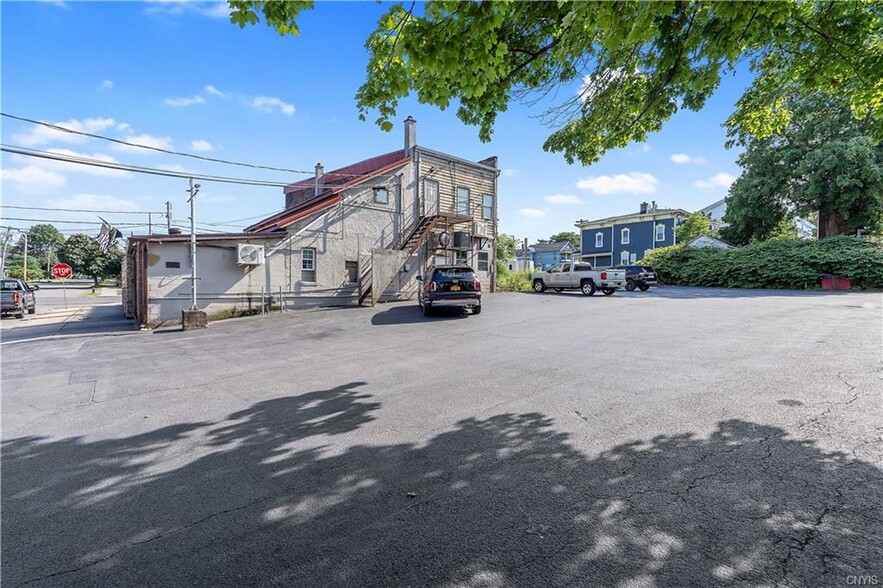 49-51 W Bridge St, Oswego, NY à vendre - Photo de l’immeuble – Image 3 sur 39
