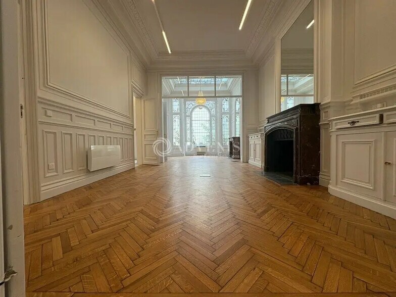 Bureau dans Lille à louer - Photo de l’immeuble – Image 2 sur 12