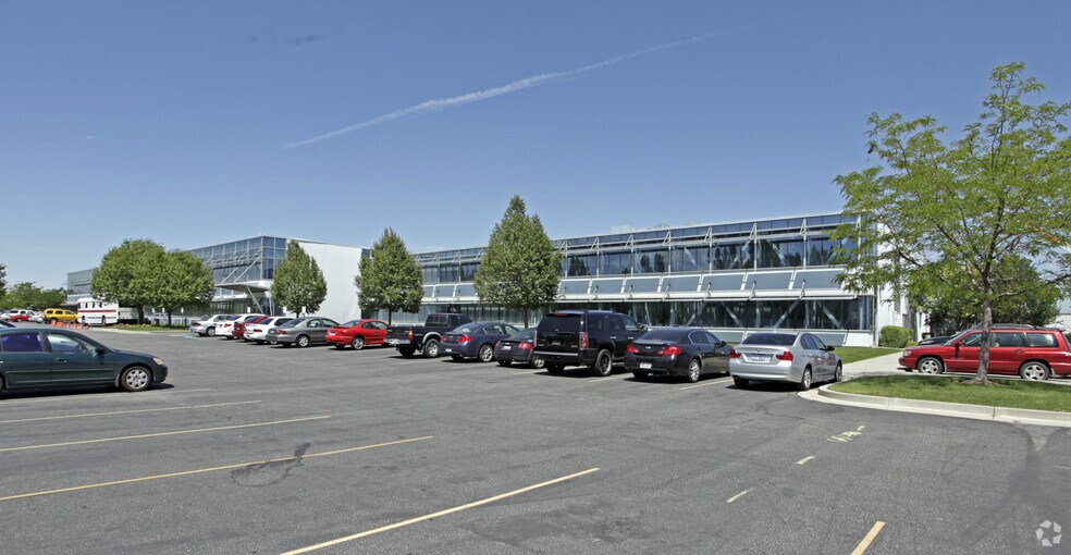 5742 Harold Gatty Dr, Salt Lake City, UT à louer - Photo principale – Image 2 sur 15