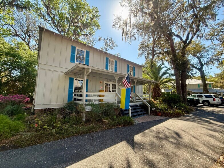 4924 E First Coast Hwy, Fernandina Beach, FL à louer - Photo de l’immeuble – Image 3 sur 14