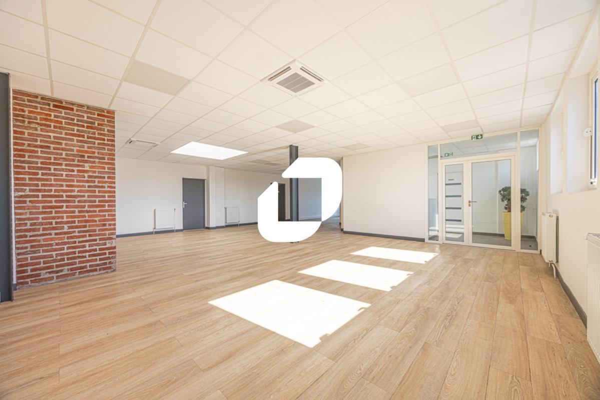 Bureau dans Vaux-le-Pénil à vendre Photo intérieure– Image 1 sur 17