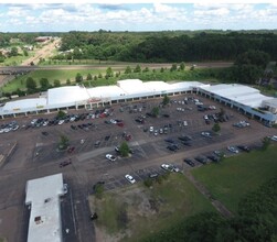 Oxford East Outlet, Oxford, MS - VUE AÉRIENNE  vue de carte