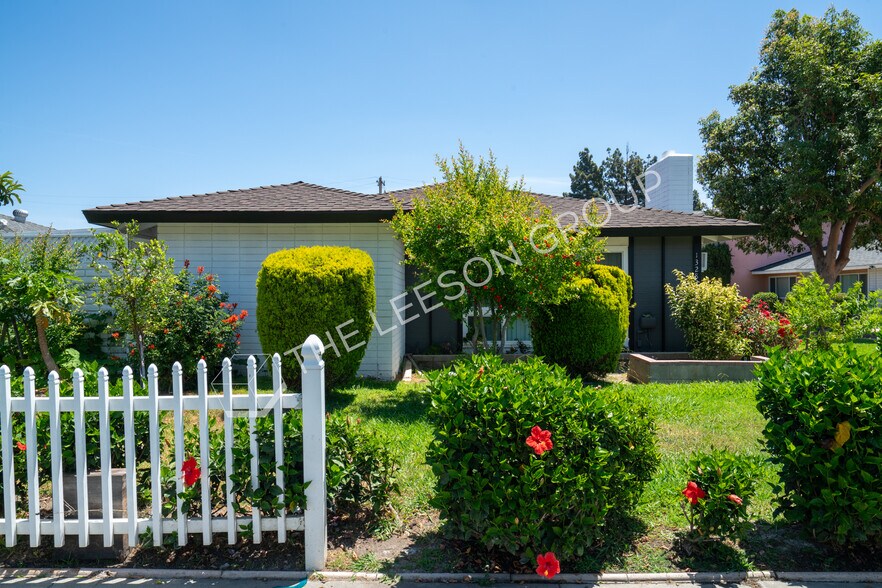 13282 Verde St, Garden Grove, CA à vendre - Photo de l’immeuble – Image 2 sur 10