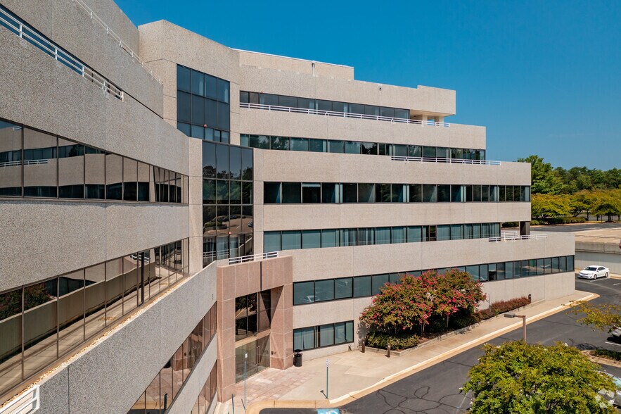 1800 Alexander Bell Dr, Reston, VA à louer - Photo de l’immeuble – Image 1 sur 4