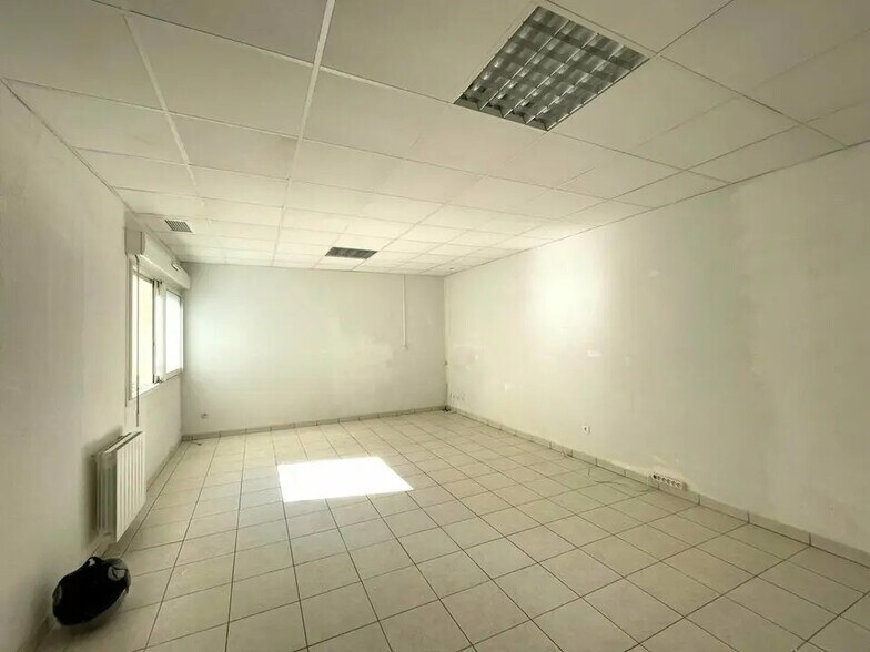 Bureau dans Cagnes-sur-Mer à louer - Photo de l’immeuble – Image 3 sur 7