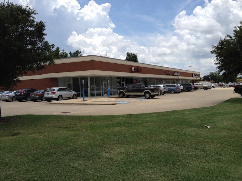 3819-3835 Phelan Blvd, Beaumont, TX à louer Photo principale– Image 1 sur 10