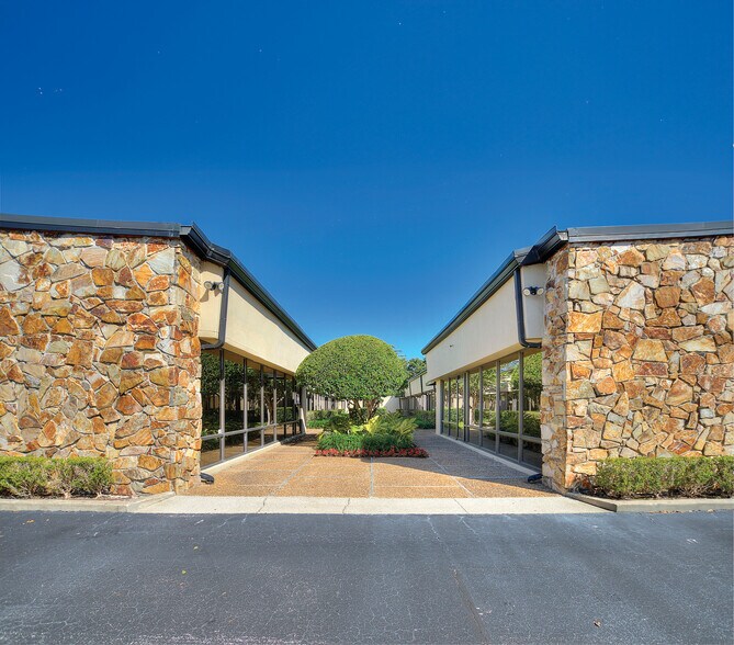 2221 Lee Rd, Winter Park, FL à vendre - Photo de l’immeuble – Image 1 sur 20