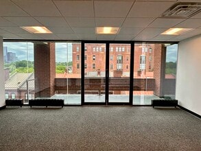 1000-1010 Wisconsin Ave NW, Washington, DC à louer Photo intérieure– Image 1 sur 12