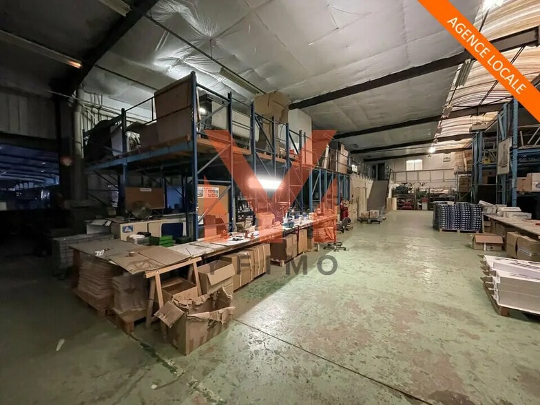 Local d'activités dans Les Mureaux à vendre - Photo intérieure – Image 2 sur 7
