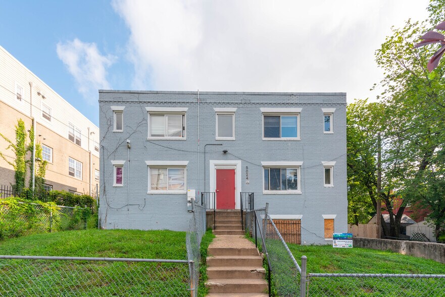5024 H St SE, Washington, DC à vendre - Photo de l’immeuble – Image 1 sur 53