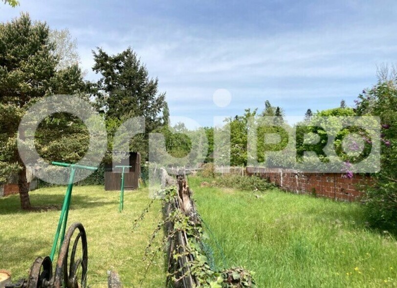 Local d'activités dans La Ferté-Saint-Aubin à vendre - Photo de l’immeuble – Image 3 sur 9