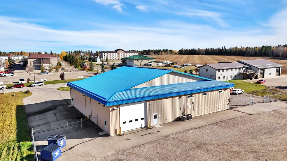 4120 45A St, Rocky Mountain House, AB à louer - Photo de l’immeuble – Image 3 sur 4