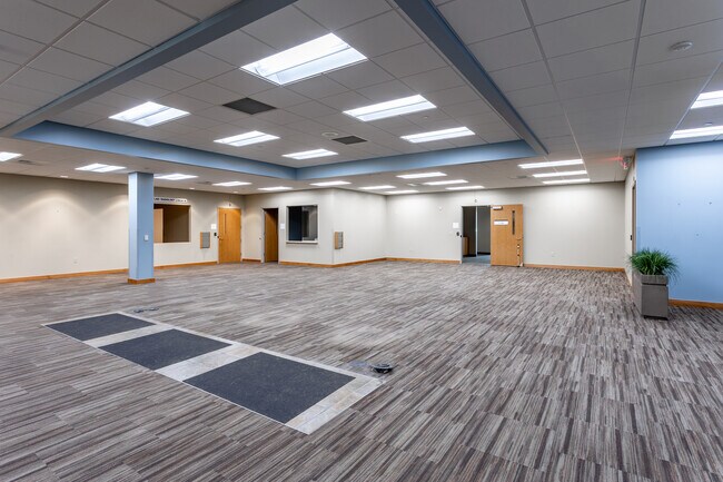 Plus de détails pour 2251 Connecticut Ave S, Sartell, MN - Bureau à vendre