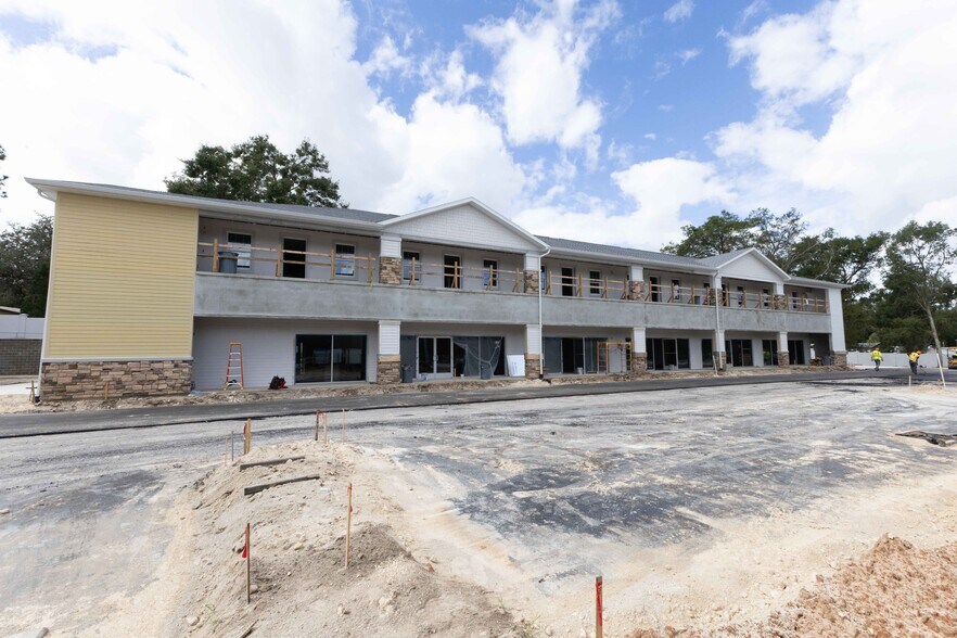 1124 Teague Trail, Lady Lake, FL à louer - Photo de l’immeuble – Image 2 sur 12