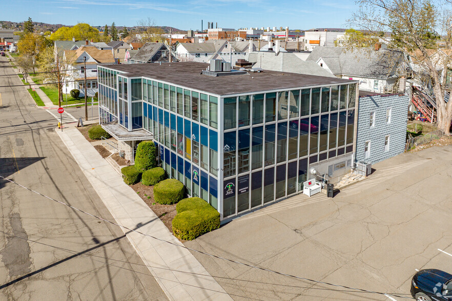 101 Jefferson Ave, Endicott, NY à louer - Photo de l’immeuble – Image 2 sur 5