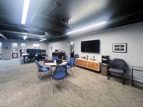 300 N 5th Ave, Ann Arbor, MI à louer Photo intérieure– Image 1 sur 10