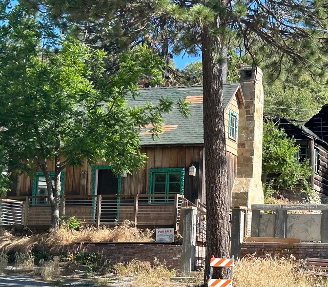 23854 Lake Dr, Crestline, CA à vendre - Photo de l’immeuble – Image 3 sur 23