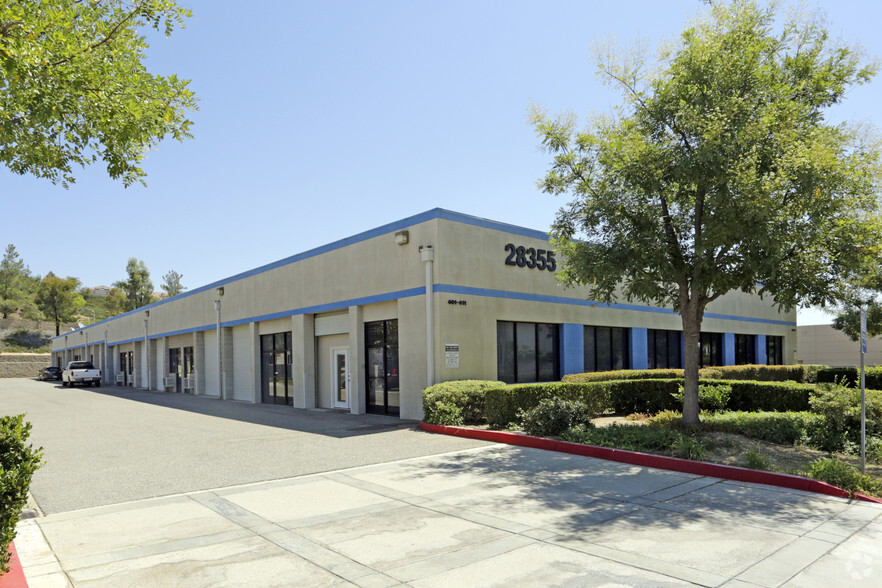 28355 Industry Dr, Valencia, CA à louer - Photo de l’immeuble – Image 1 sur 5
