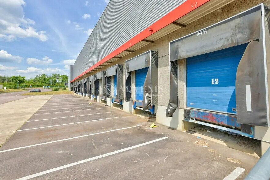 Industriel/Logistique dans Gargenville à louer - Photo de l’immeuble – Image 1 sur 10