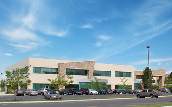 215 N Admiral Byrd Rd, Salt Lake City, UT à louer Photo de l’immeuble– Image 1 sur 2