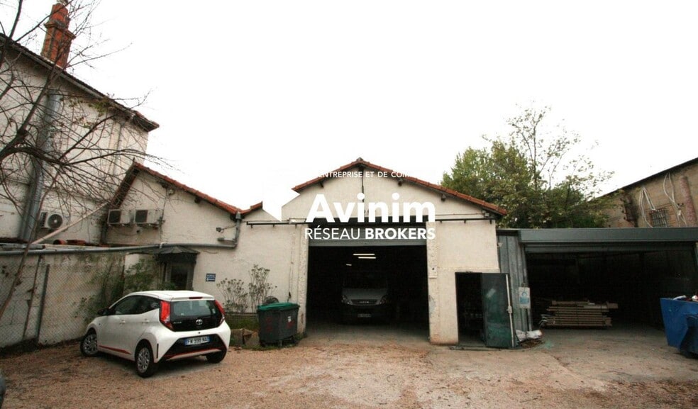 Local d'activités dans Marseille à vendre - Photo de l’immeuble – Image 2 sur 8