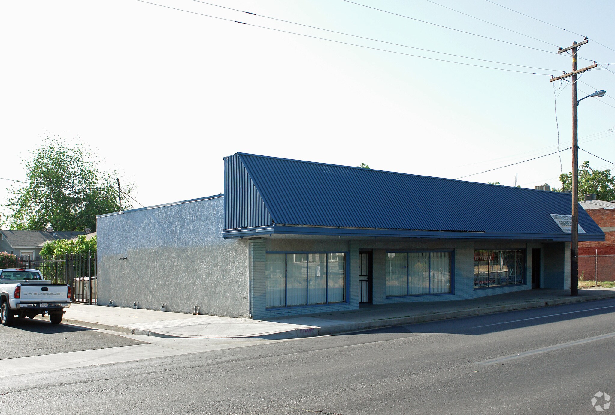 954 N Fresno St, Fresno, CA à louer Photo principale– Image 1 sur 3