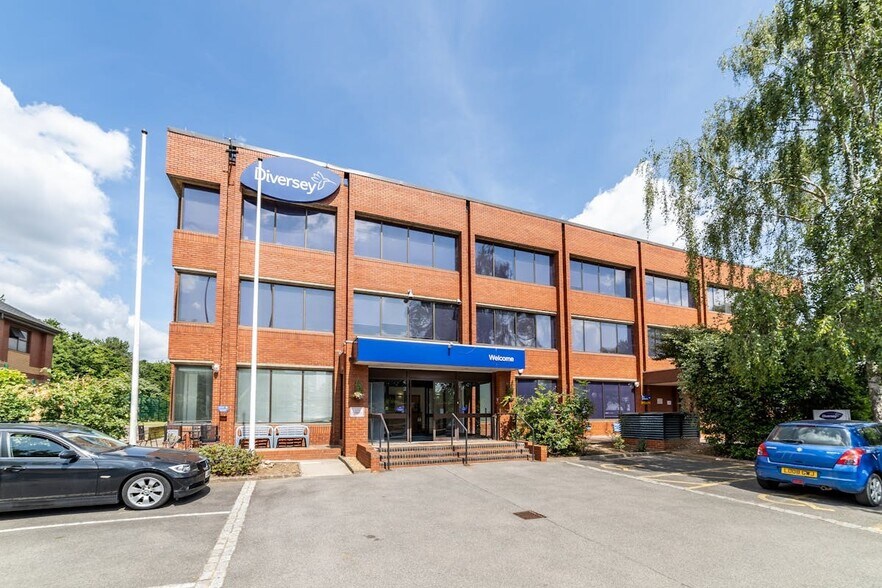 Pyramid Close, Northampton à vendre - Photo de l’immeuble – Image 3 sur 16