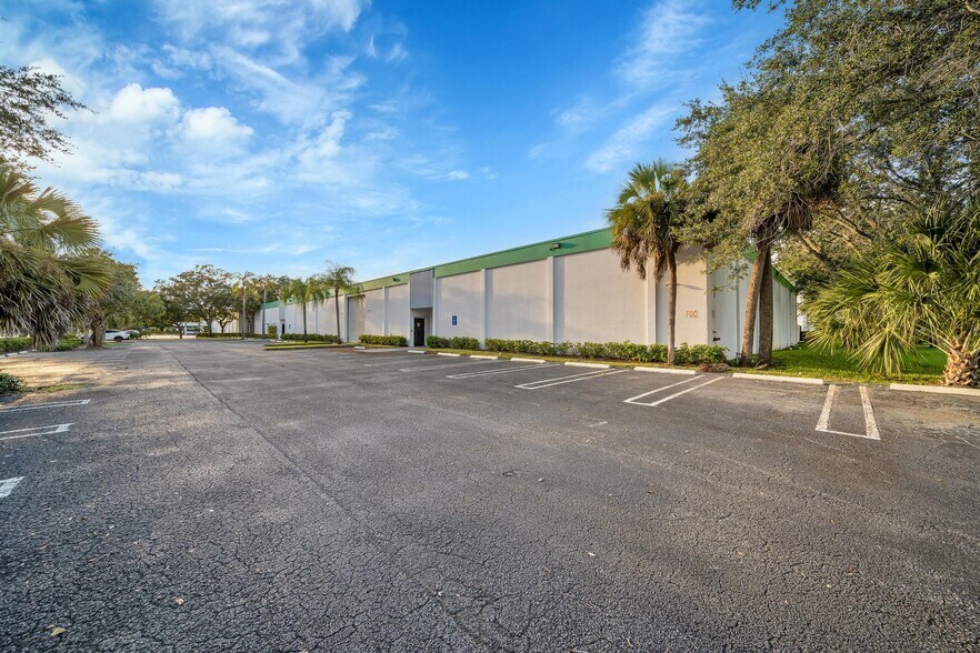 12025-12075 NW 39th St, Coral Springs, FL à louer - Photo de l’immeuble – Image 2 sur 22