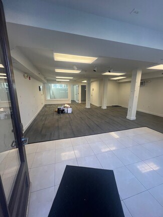Plus de détails pour 277 Grand St, Jersey City, NJ - Bureau/Local commercial à louer