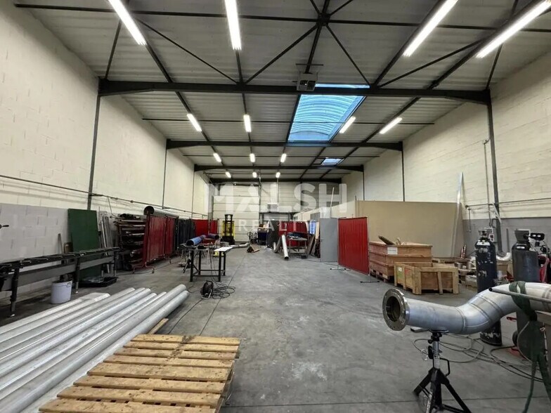 Industriel/Logistique dans Andrézieux-Bouthéon à louer - Photo intérieure – Image 1 sur 4