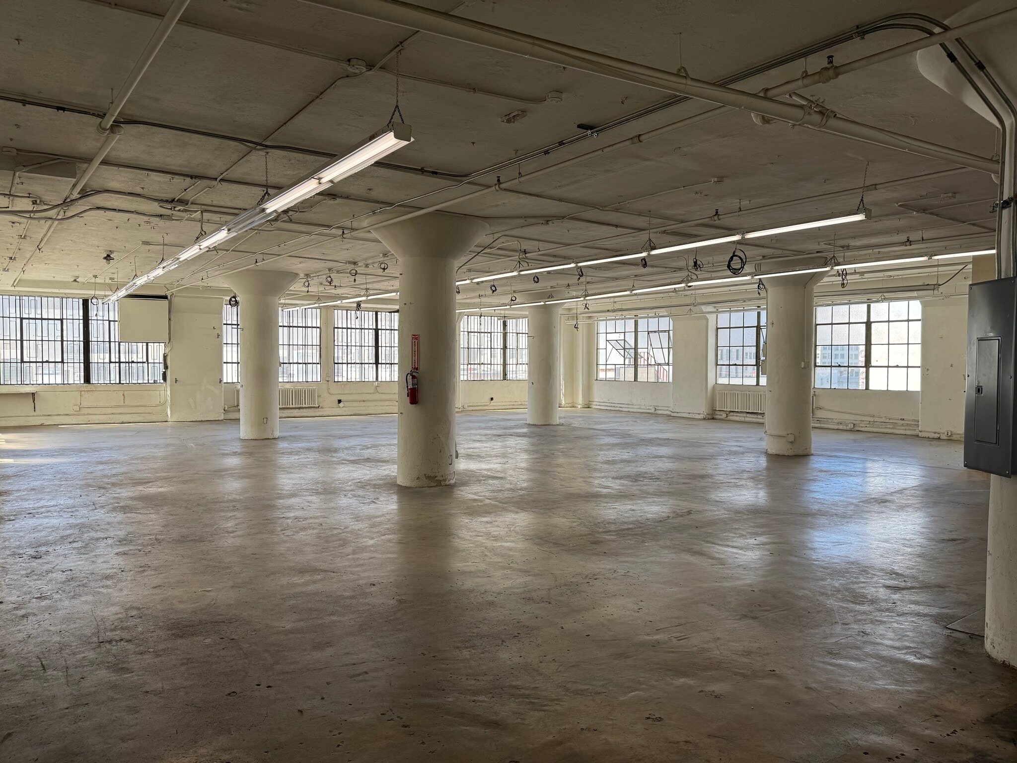 719 S Los Angeles St, Los Angeles, CA à louer Photo intérieure– Image 1 sur 1