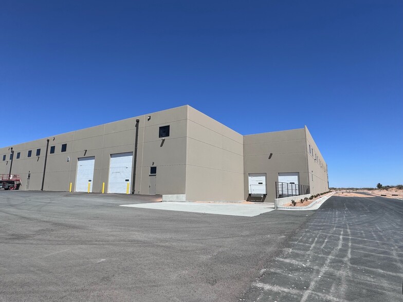 300 Avenida Ascencion, Santa Teresa, NM à louer - Photo de l’immeuble – Image 3 sur 7