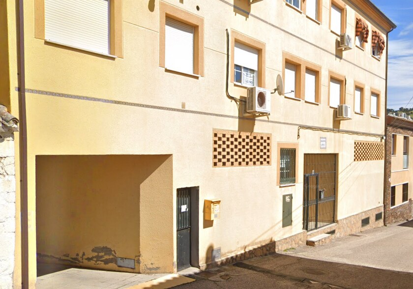Immeuble residentiel dans San Román de los Montes, Toledo à vendre - Photo de l’immeuble – Image 2 sur 2