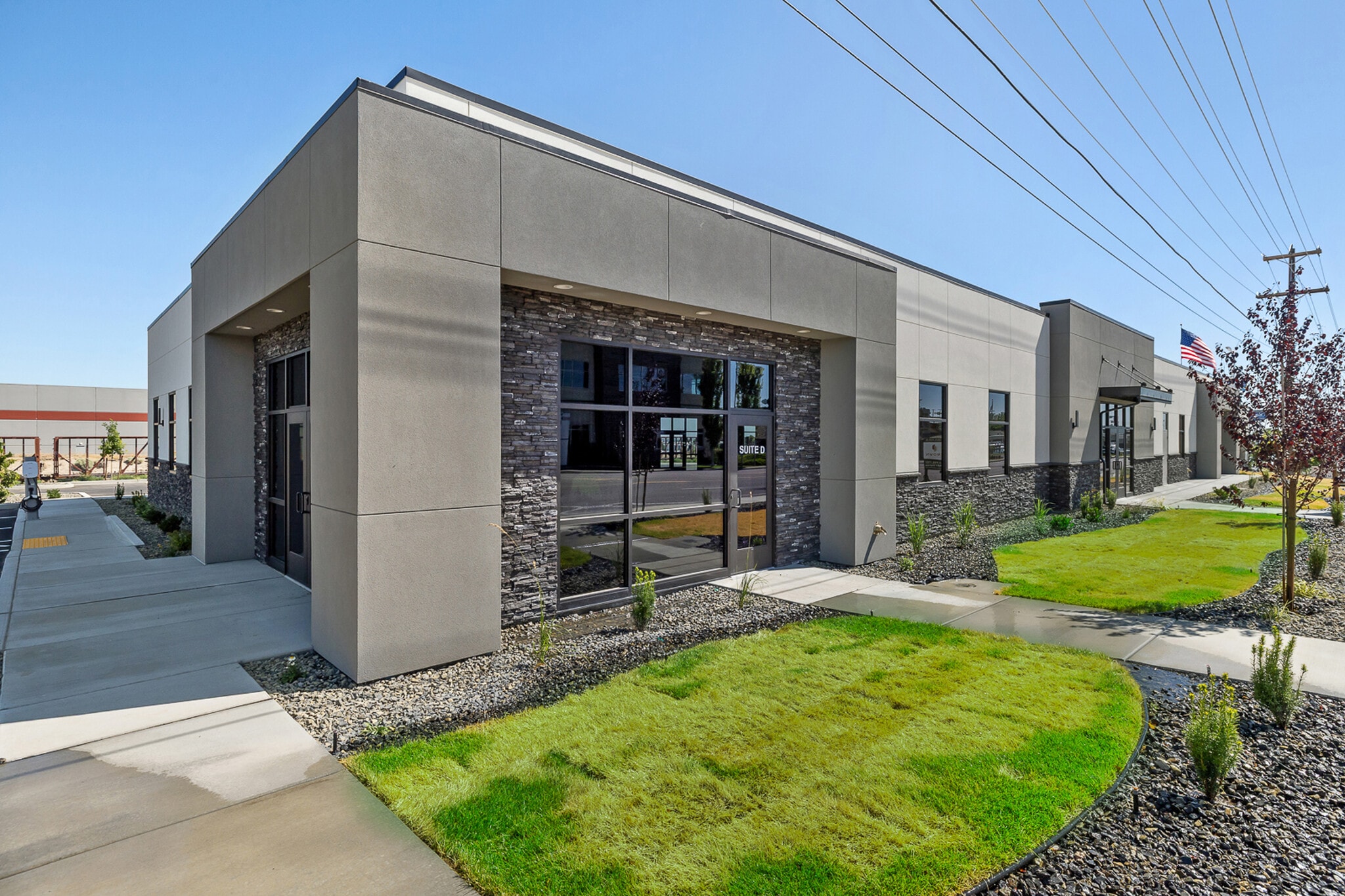 7034 W Clearwater Ave, Kennewick, WA à louer Photo de l’immeuble– Image 1 sur 8