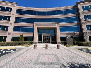 11475 Great Oaks Way, Alpharetta, GA à louer Photo de l’immeuble– Image 1 sur 15
