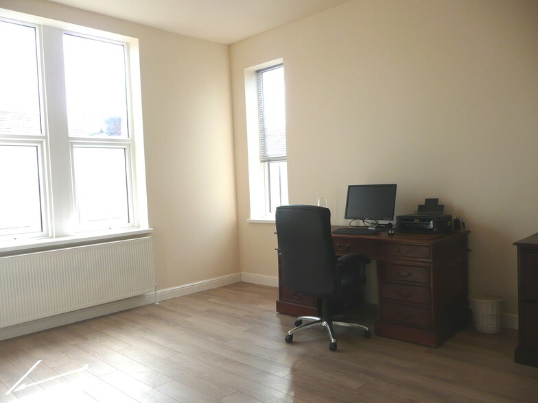 92 Railway Rd, Leigh à vendre - Photo de l’immeuble – Image 3 sur 22