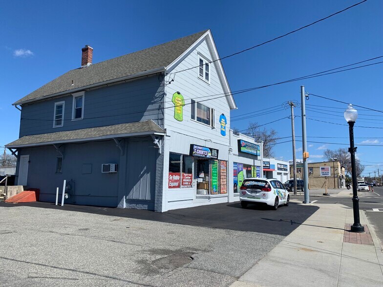 427 E Main St, Patchogue, NY à vendre - Photo de l’immeuble – Image 3 sur 6