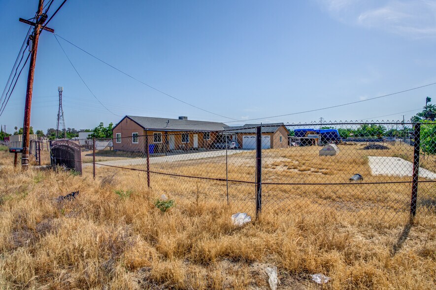 5915 Weedpatch Hwy, Bakersfield, CA à vendre - Photo de l’immeuble – Image 2 sur 64