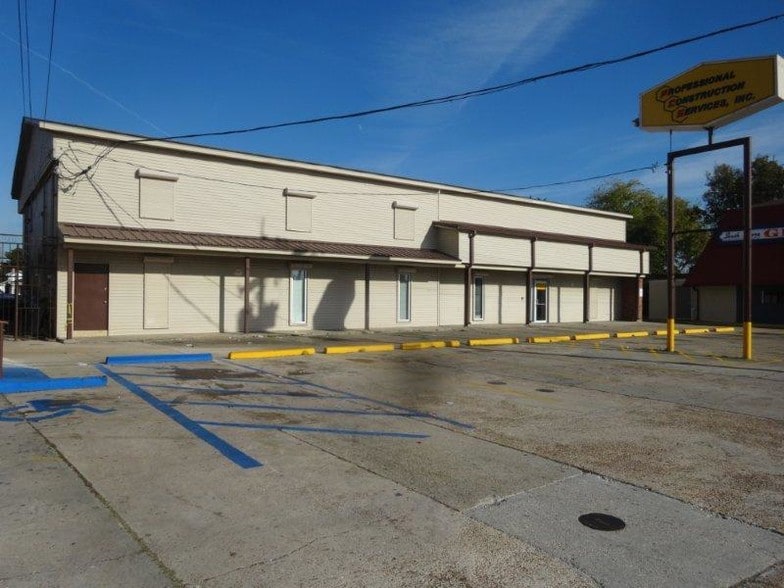 8001 & 8009 Downman Rd portefeuille de 2 biens à vendre sur LoopNet.fr - Photo principale – Image 1 sur 2