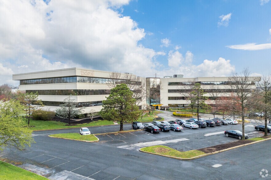 2200 Renaissance Blvd, King Of Prussia, PA à louer - Photo de l’immeuble – Image 1 sur 8