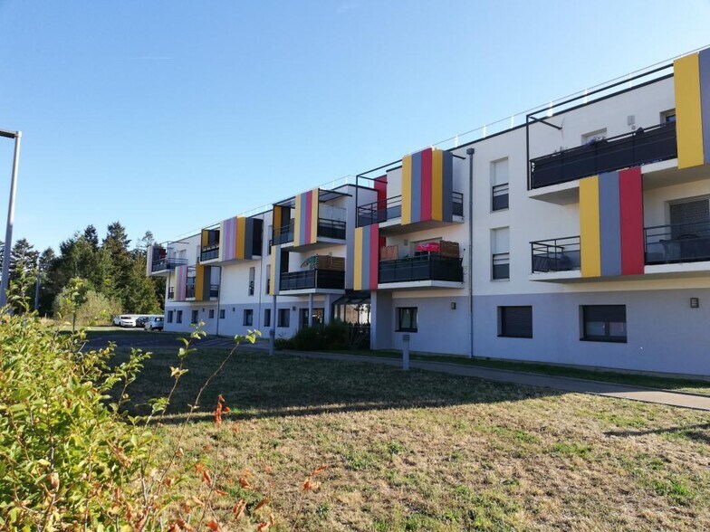 2 Rue Geneviève Antonioz De Gaulle, Saint-Vallier à louer - Photo de l’immeuble – Image 3 sur 4