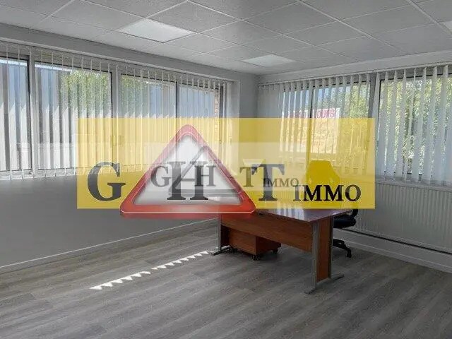 Bureau dans Neuilly-sur-Marne à louer Photo de l’immeuble– Image 1 sur 4