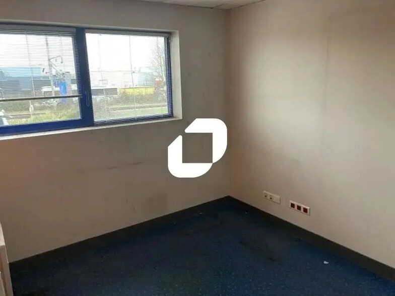 Local d’activités dans Mitry-Mory à louer - Photo de l’immeuble – Image 3 sur 11