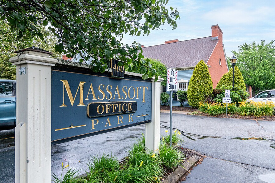 400 Massasoit Ave, East Providence, RI à vendre - Photo de l’immeuble – Image 3 sur 4
