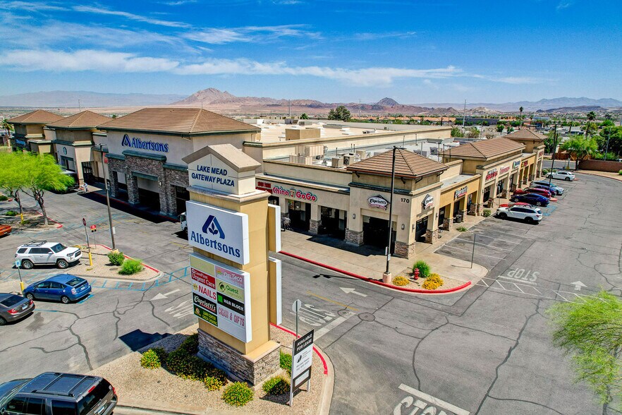 110 N Boulder Hwy, Henderson, NV à louer - Photo de l’immeuble – Image 2 sur 14
