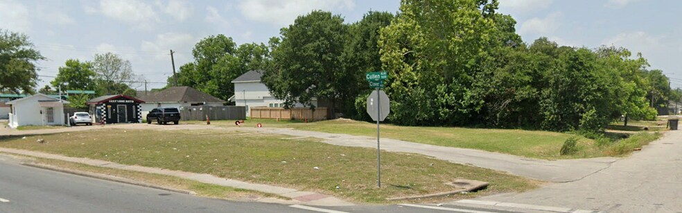 9030 Cullen Blvd, Houston, TX à louer - Photo de l’immeuble – Image 1 sur 1